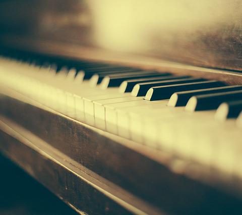 Klassische Musikstücke mit Piano